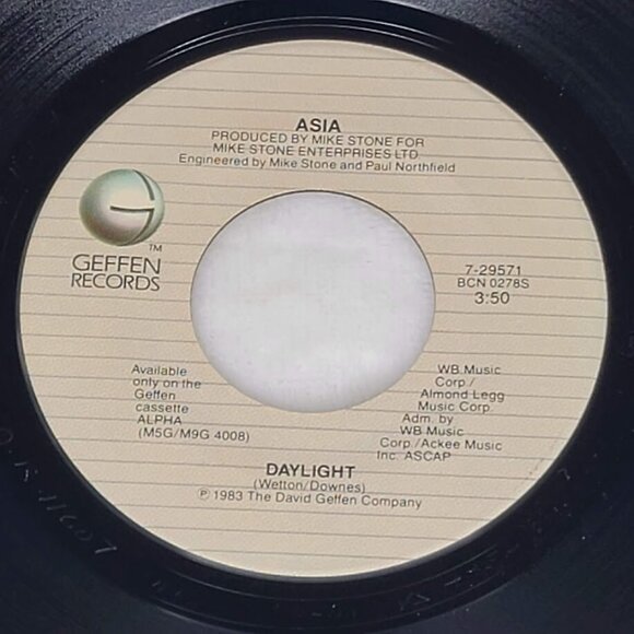 Asia Don t Cry / Daylight 45 RPM 1983 Geffen 7-29571 - Picture 6 of 8